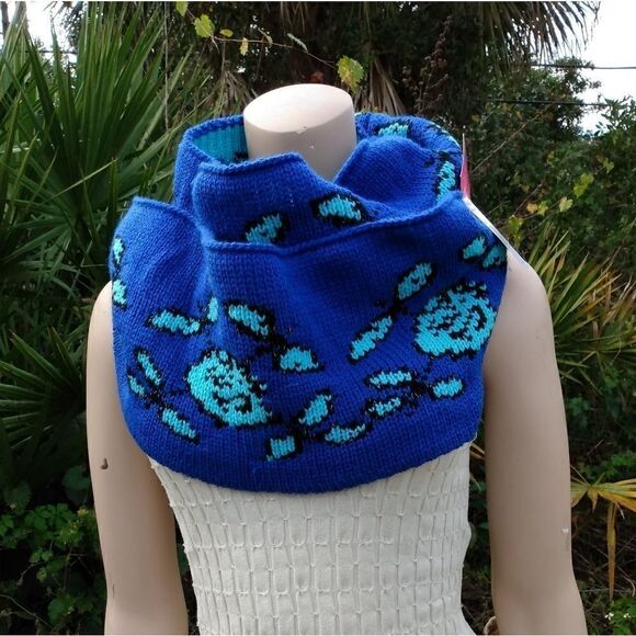 NWT Betsy Johnson Blue & Mint Floral Infinity Scarf - Picture 10 of 12